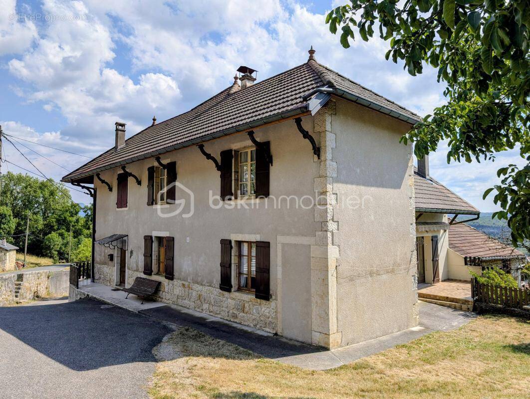 Arviere en valromey --- maison --- terrasse --- jardin --- calme --- combles amenageables - photo 1