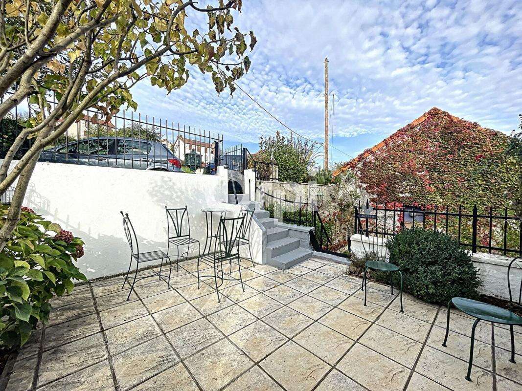 Maison à SAINT-ELOY-LES-MINES