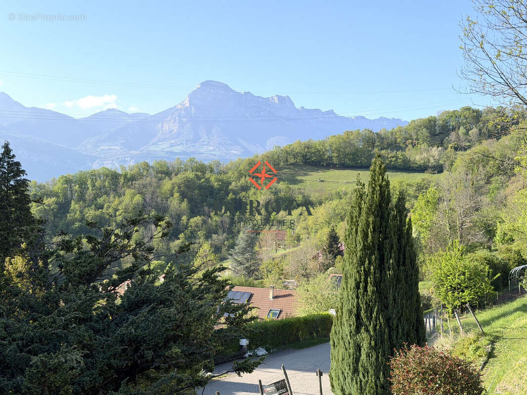 Maison 163 m² à La Combe-De-Lancey  - photo 2