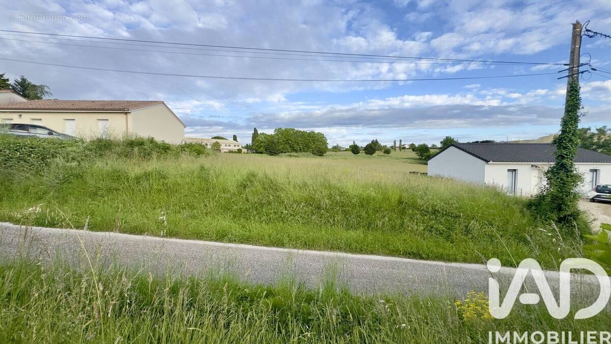 Photo 1 - Terrain à LEVIGNAC-DE-GUYENNE