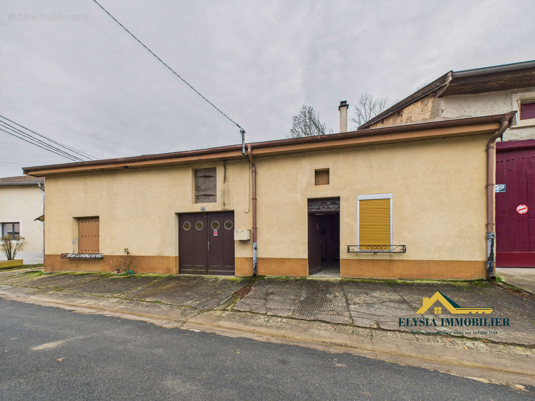 Maison à NEUVILLE-LES-VAUCOULEURS