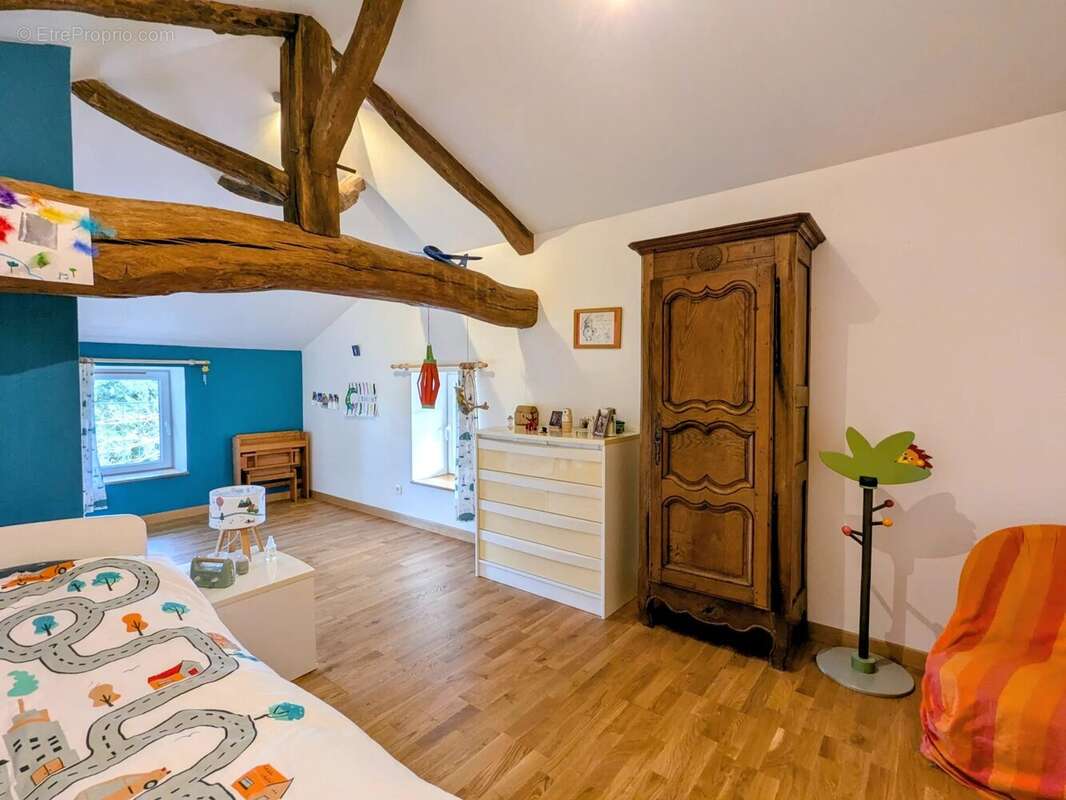 Maison 225 m² à Hurigny  - photo 27