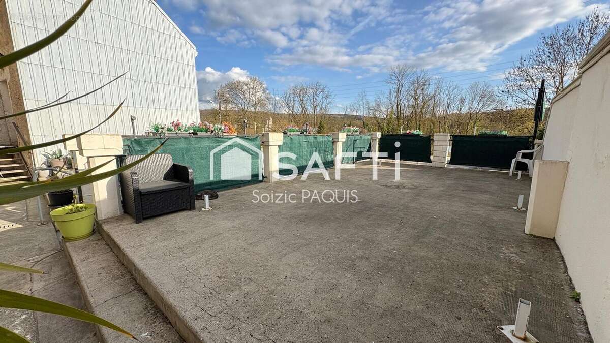 Photo 2 - Commerce à LA FERTE-SOUS-JOUARRE