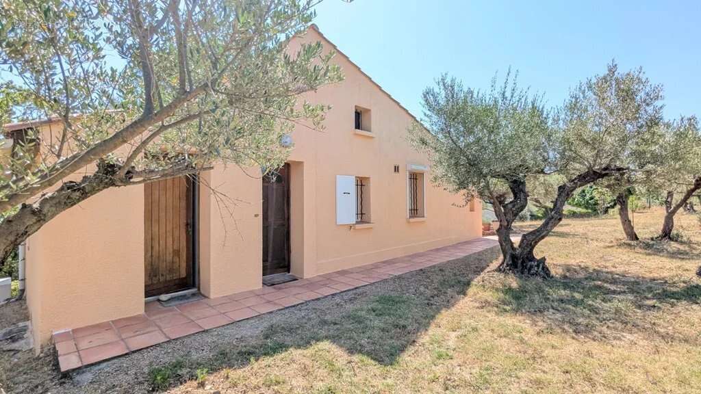 TB Villa traditionnelle avec garage et vue - photo 9