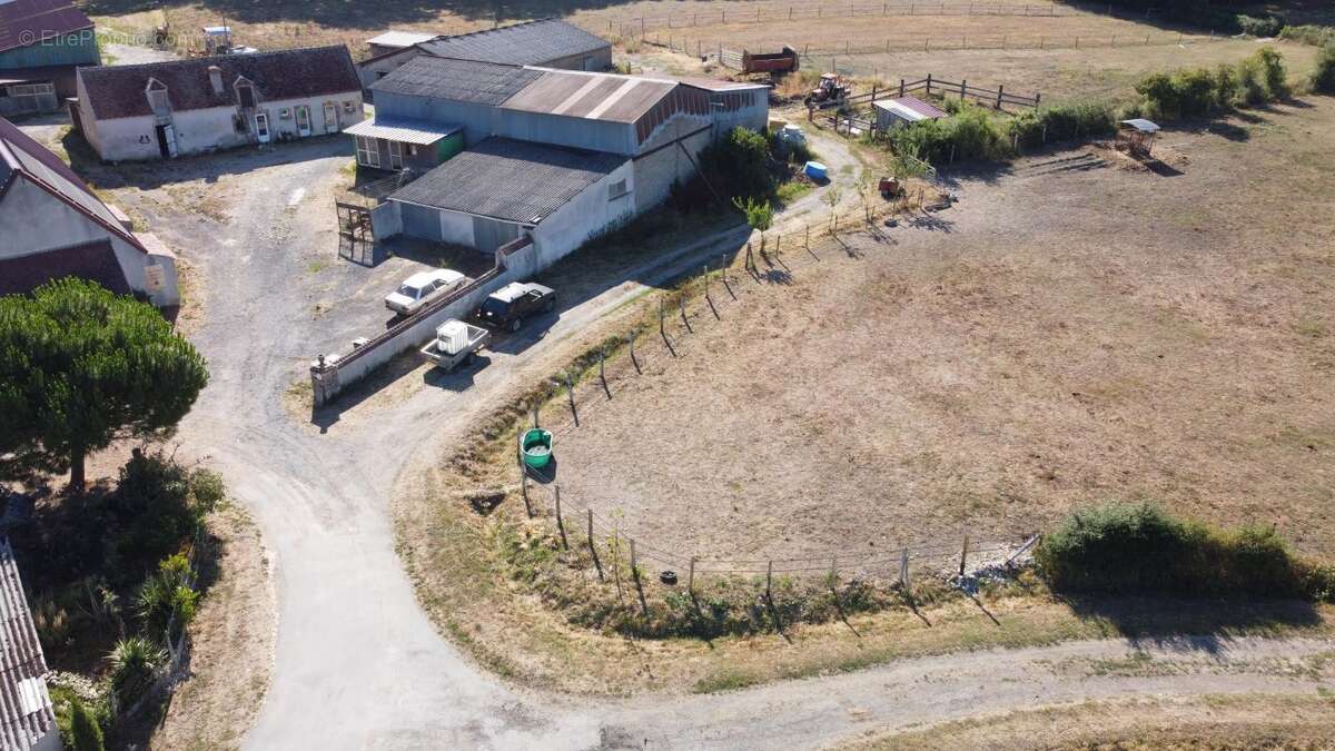 Maison à FAVERDINES