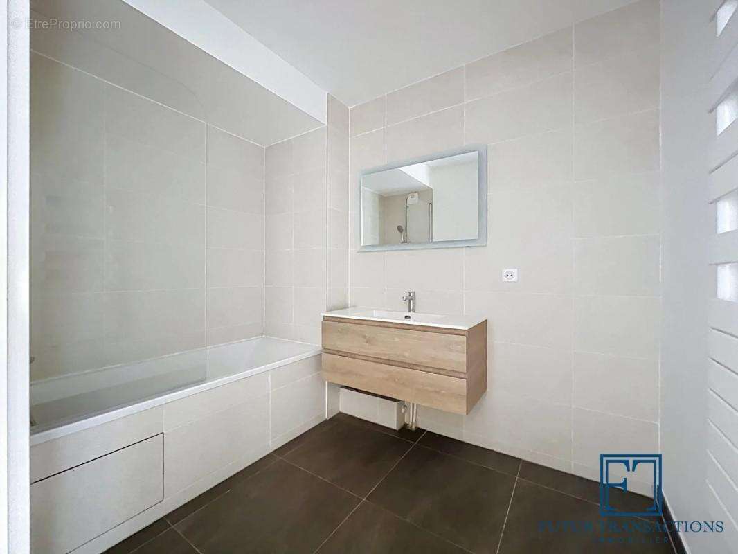 Appartement à ISSY-LES-MOULINEAUX