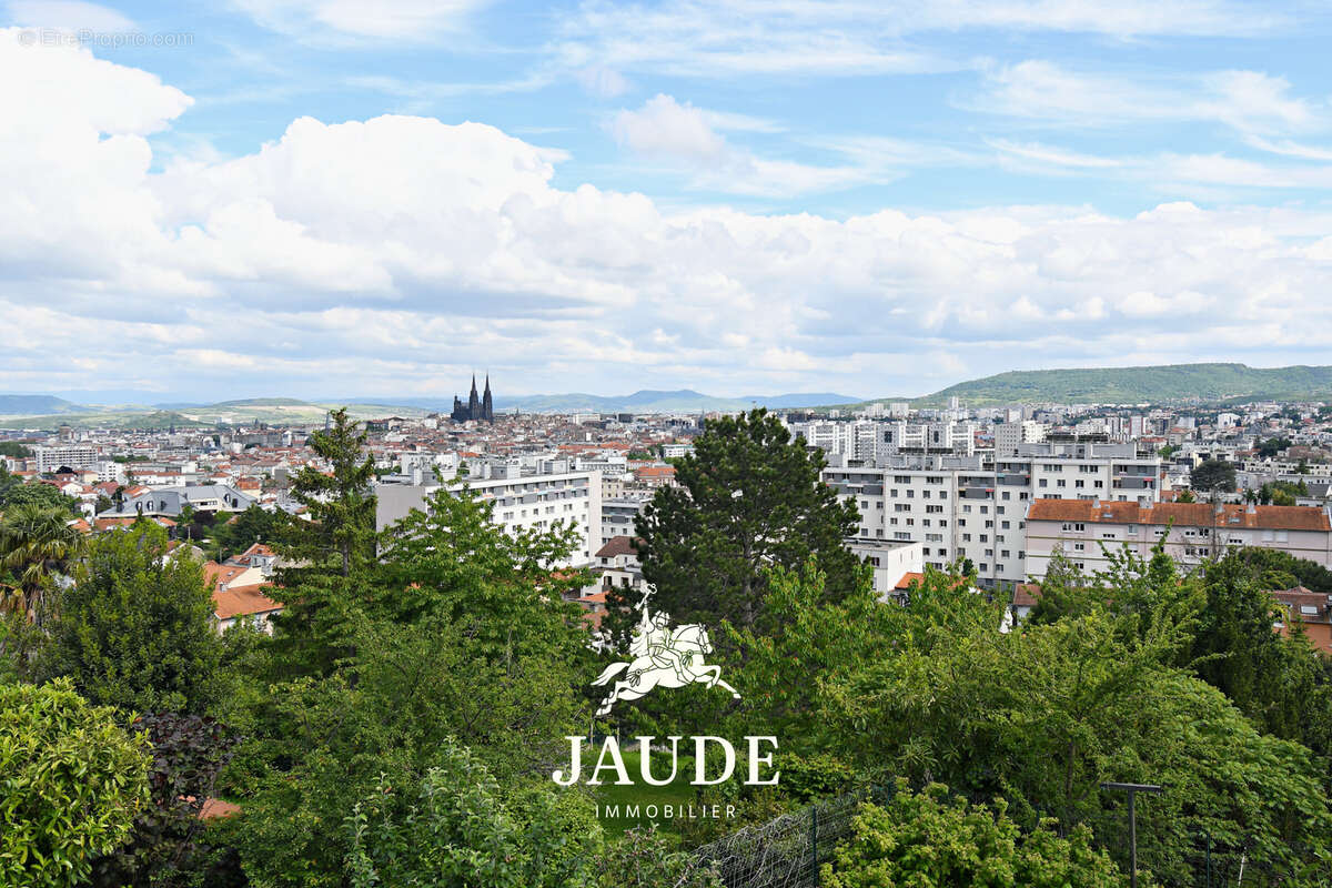 Maison à CLERMONT-FERRAND