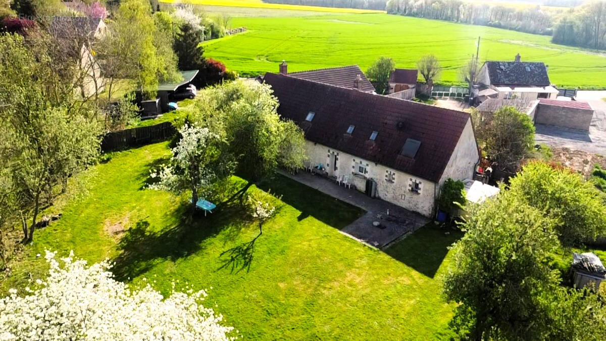 Maison à SAINT-ARNOULT-DES-BOIS