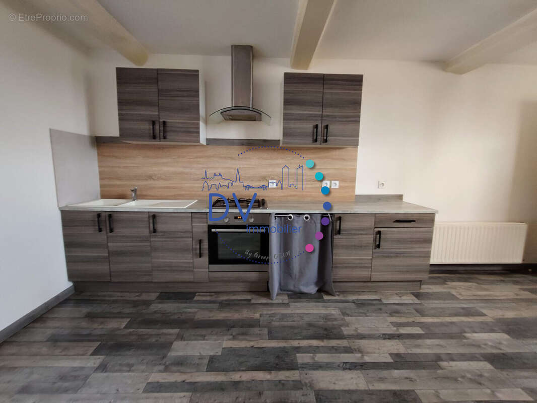 Appartement à SAINT-DENIS-DE-CABANNE