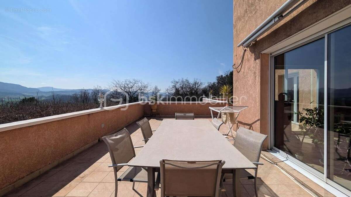 Maison à MONTELIMAR