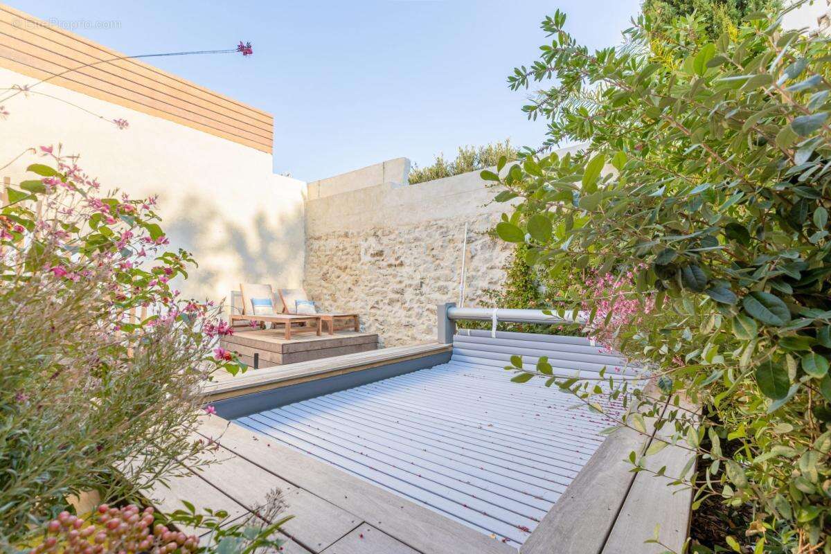 Maison à COURNONTERRAL