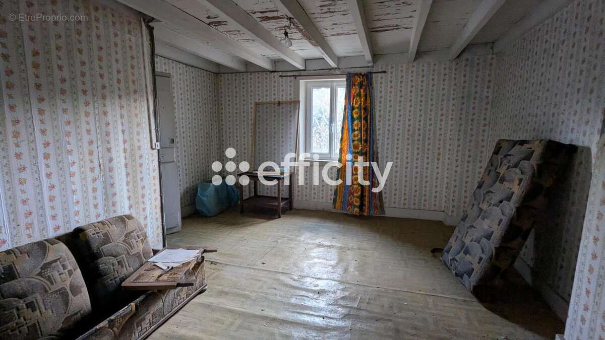 Maison à SAINT-REMY-SUR-DUROLLE