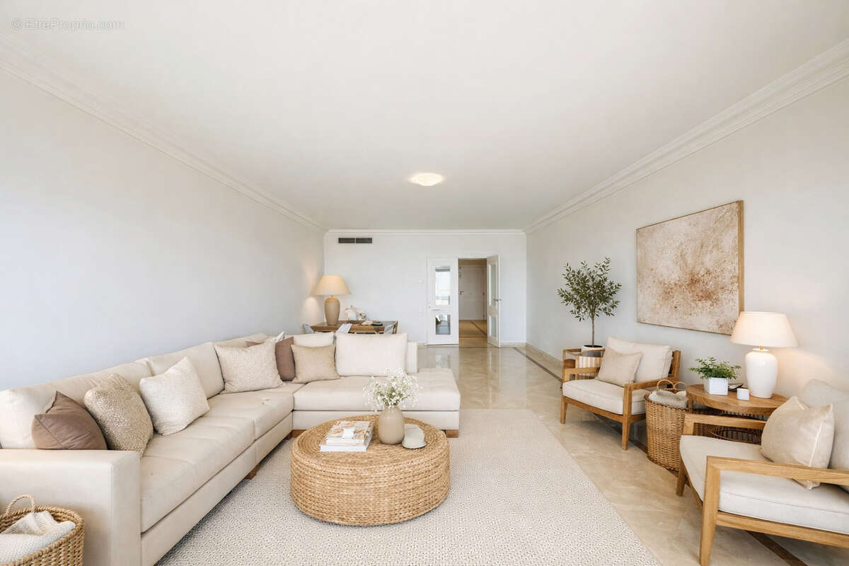 Appartement à VALLAURIS