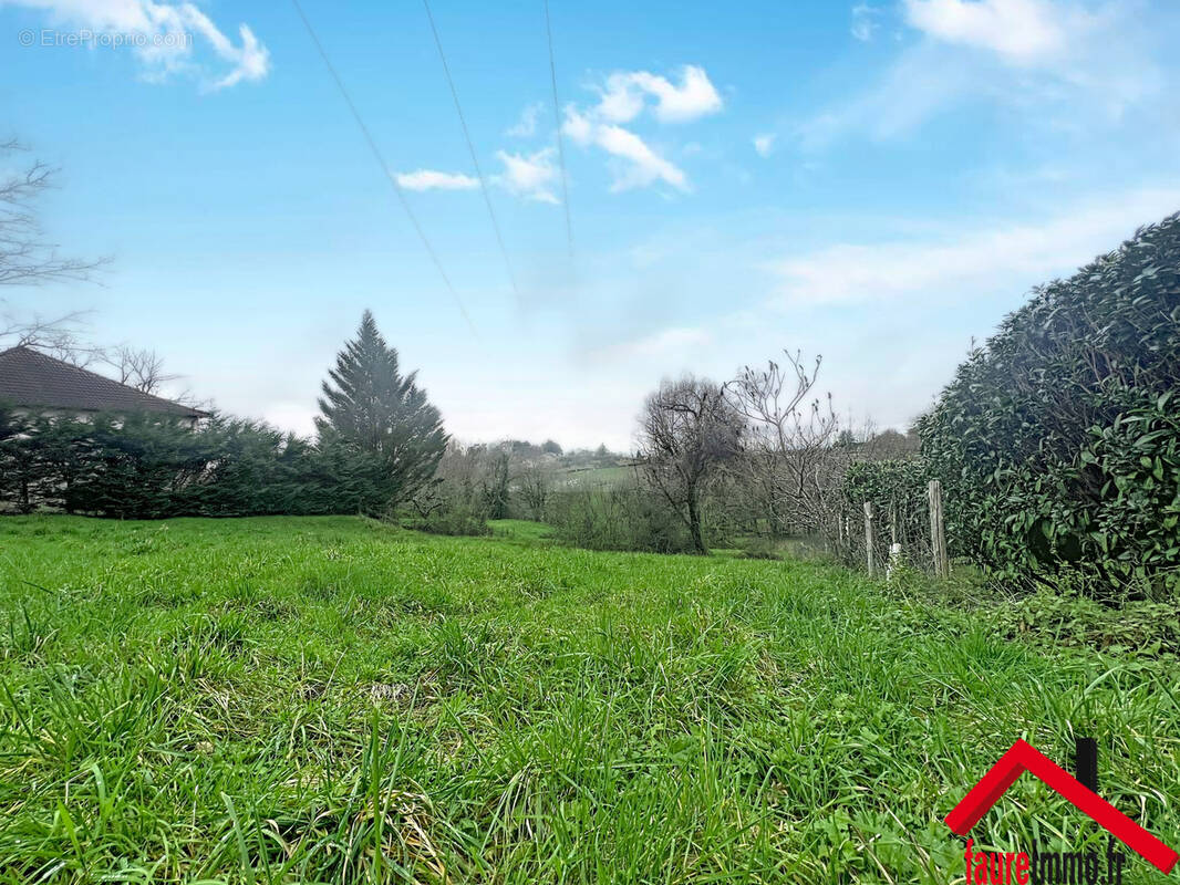 Terrain à USSAC