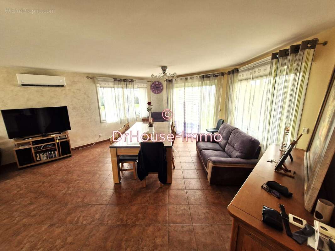 Maison à HORNOY-LE-BOURG