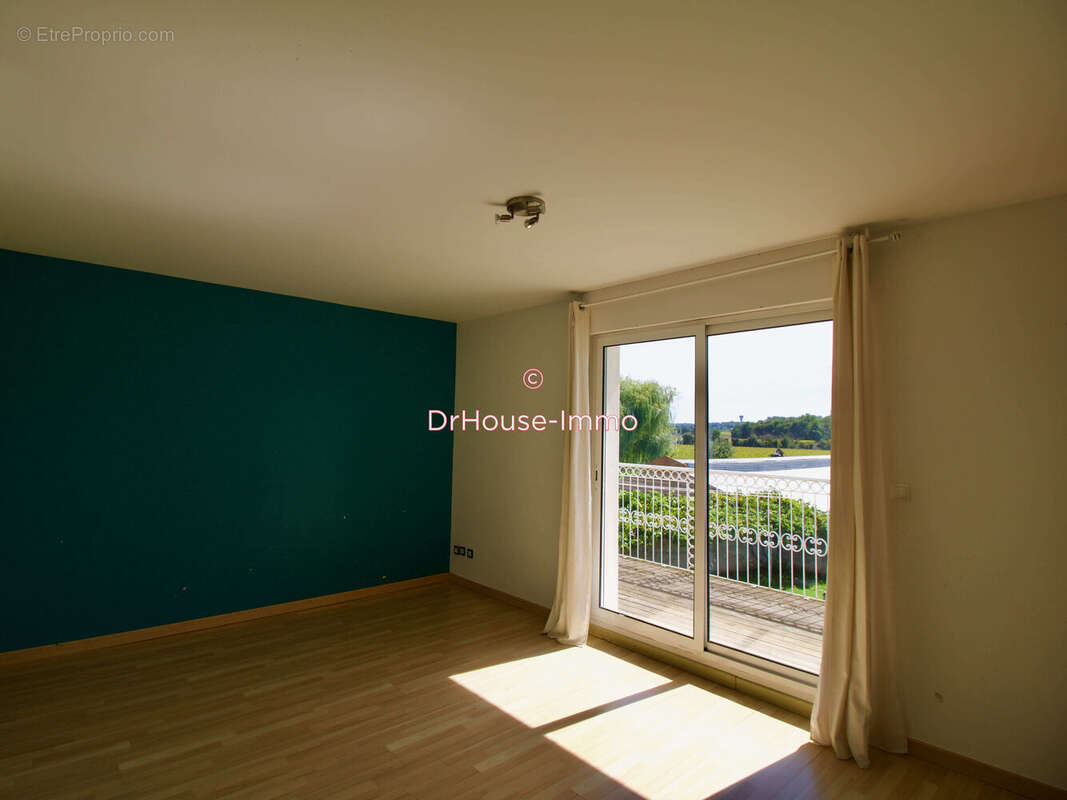 Maison 221 m² à Rance  - photo 6