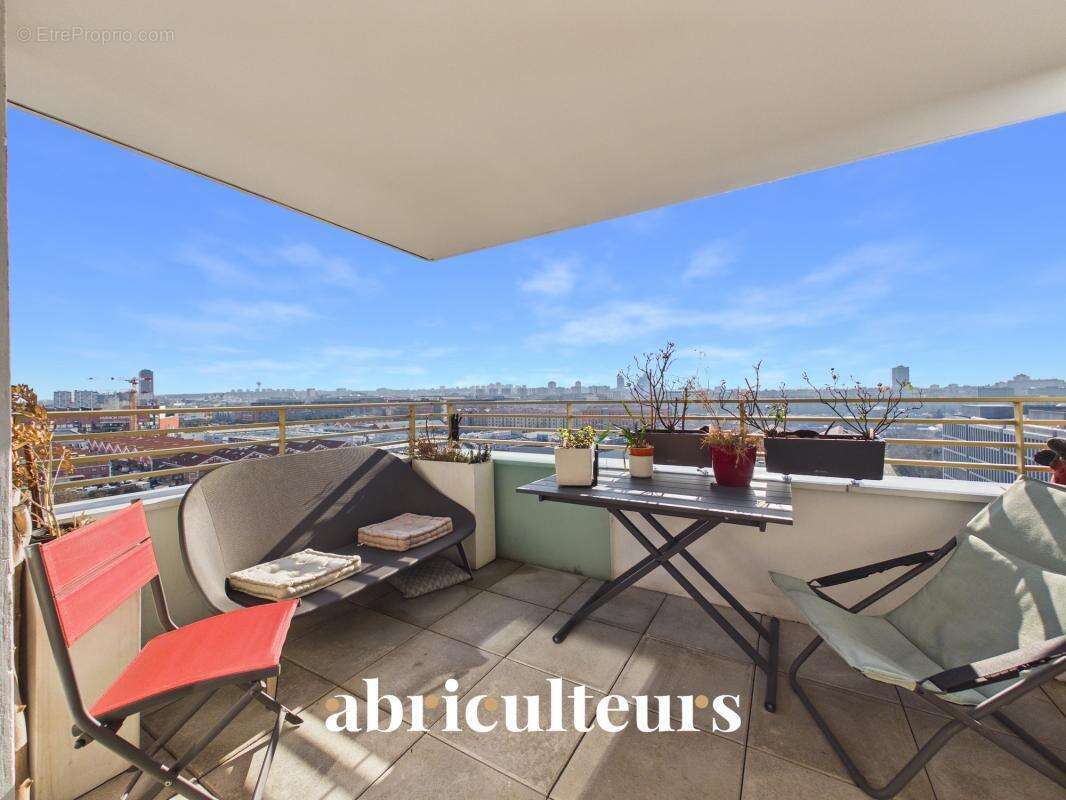 Appartement à AUBERVILLIERS