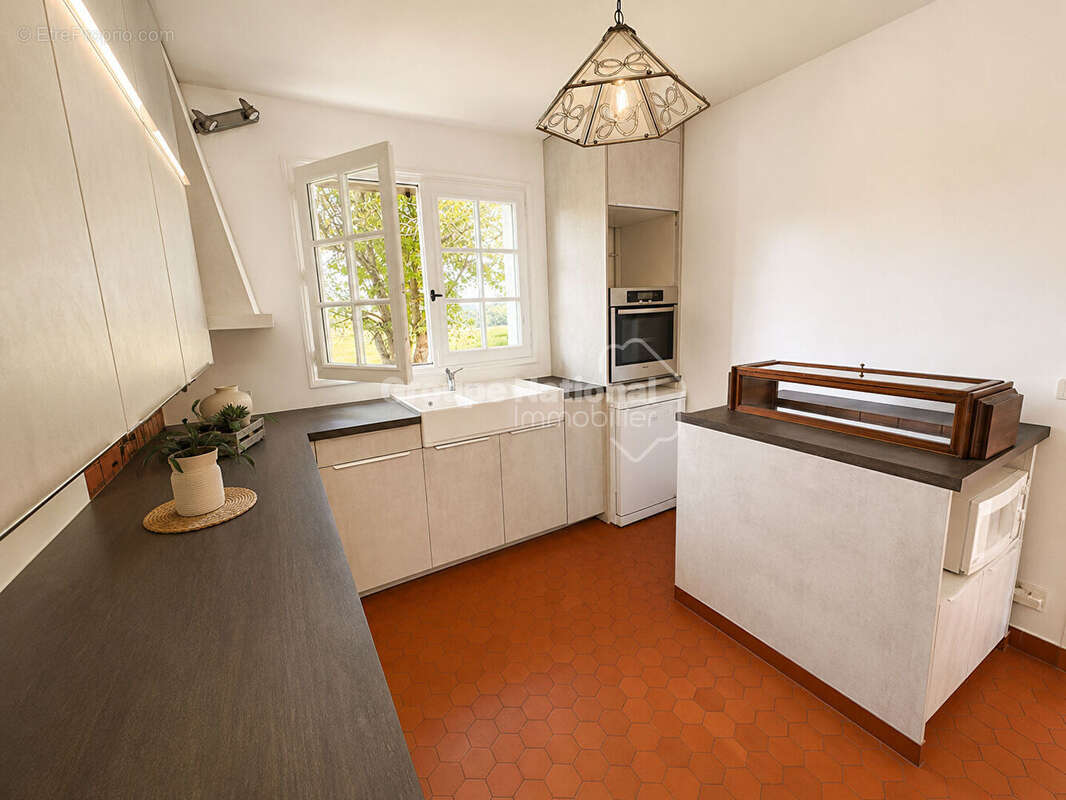 Maison Sainte Genevieve 6 pièce(s) 162.99 m2 - photo 4