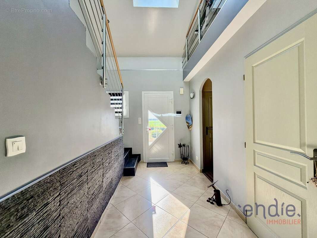 Une propriété d'exception de 185 m² - photo 8