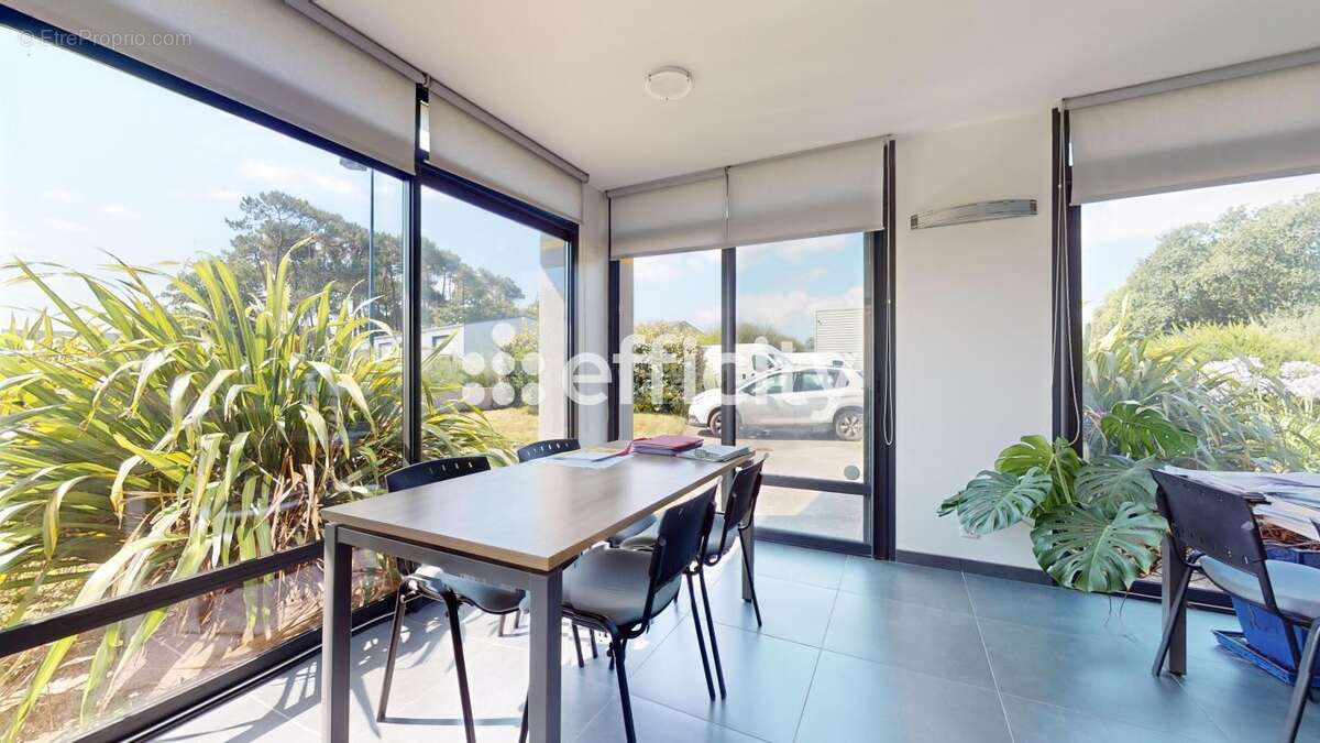 Commerce à MERLEVENEZ