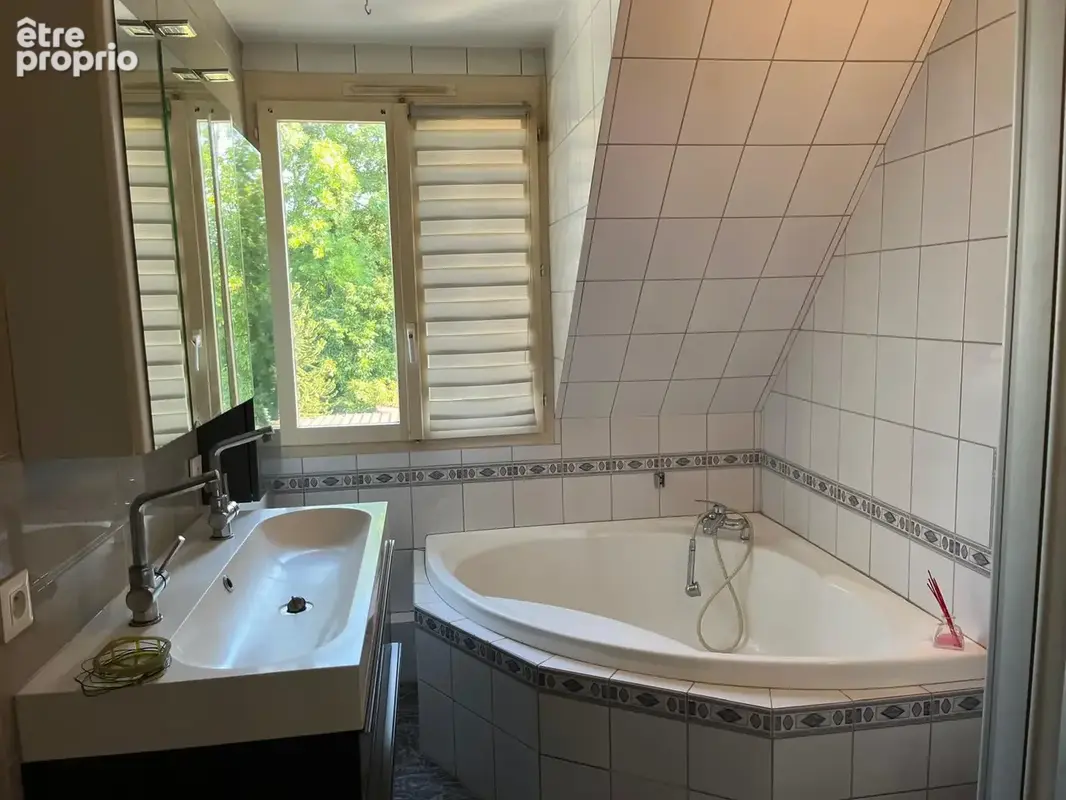 Maison mitoyenne,134m2 6 pièces située dans un quartier calme de Wissembourg - photo 12