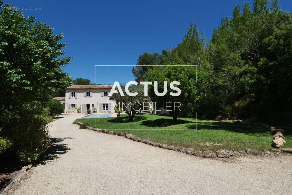 Maison 195 m² à Salon-De-Provence  - photo 3