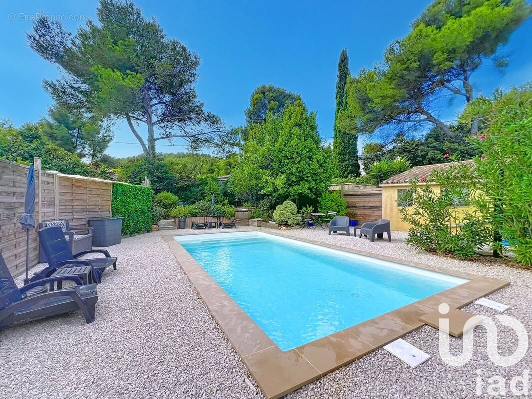 Photo 1 - Maison à SAINT-MITRE-LES-REMPARTS