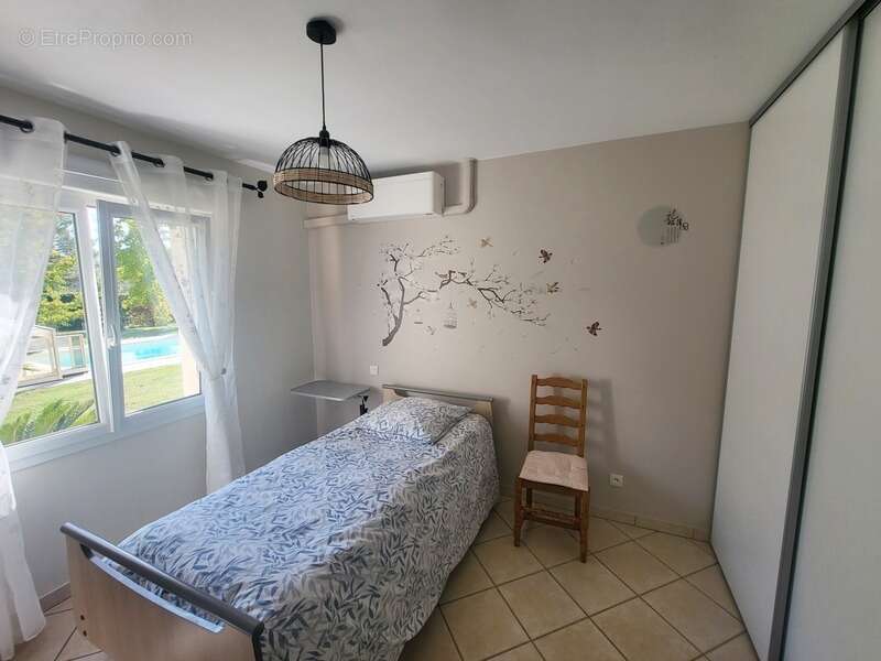 villa plain-pied 205 m², 5 chambres , espace indépendant , 1h de Bordeaux, 3h de Paris - photo 11