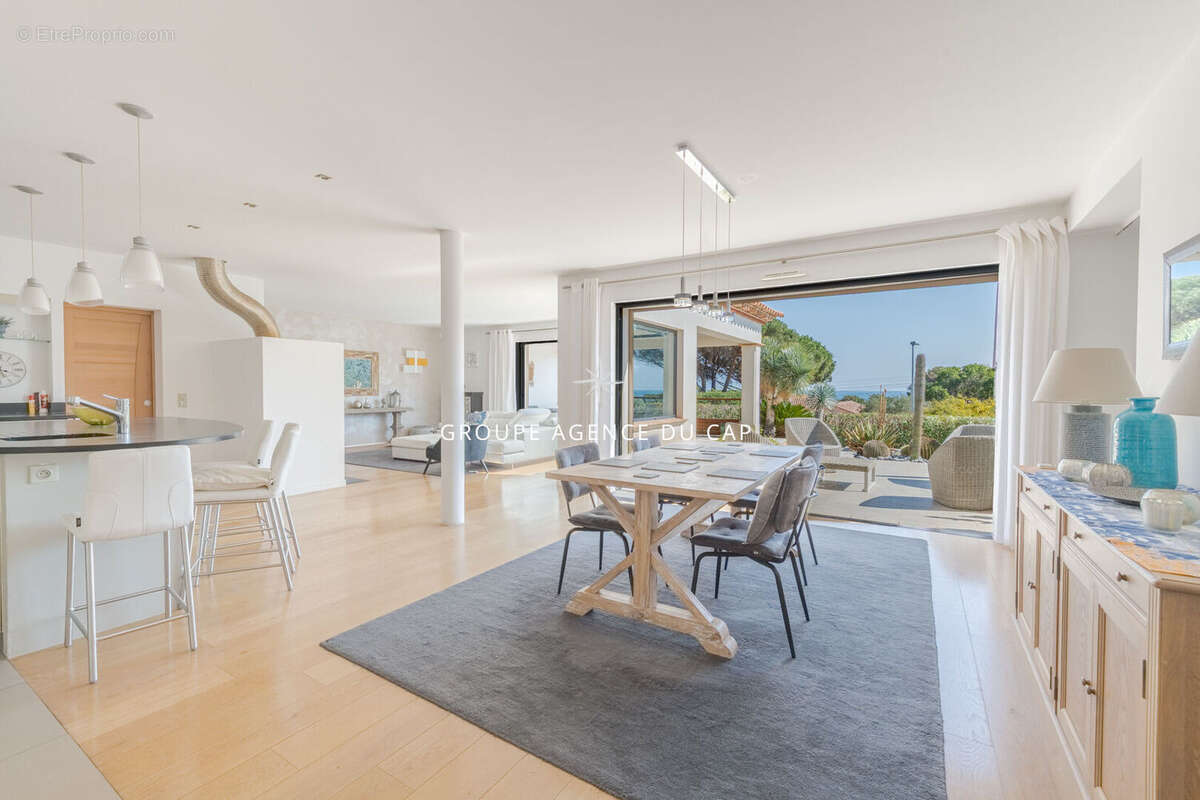 Villa de 185m2 avec vue mer à 250 mètres des plages des Issambres - photo 5