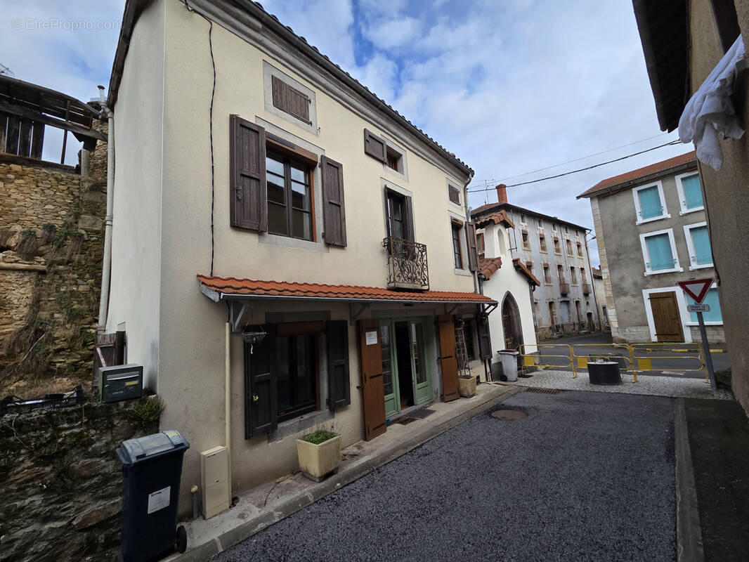 Autre à CHAMPAGNAC-LE-VIEUX