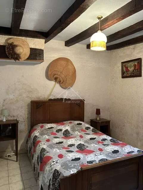 Maison à CHIRAT-L&#039;EGLISE