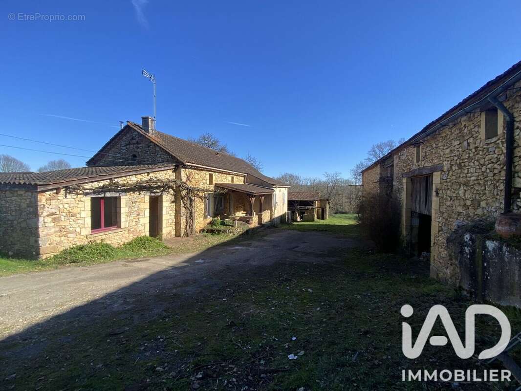 Photo 3 - Maison à SALLES-DE-BELVES