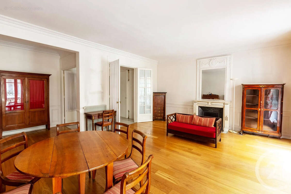 Appartement à NEUILLY-SUR-SEINE