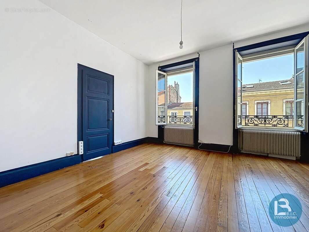 Appartement à LYON-8E