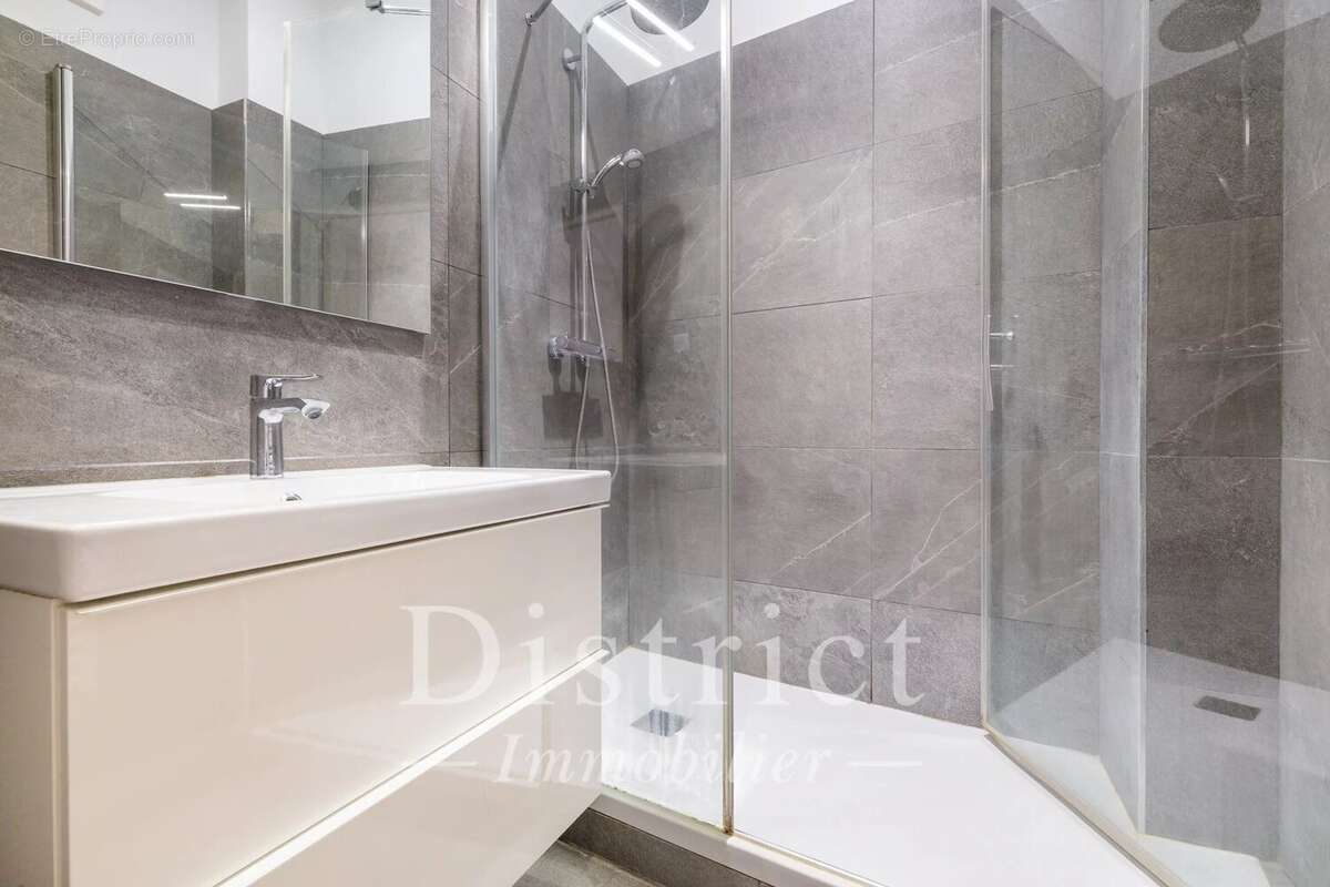 Appartement à PARIS-8E