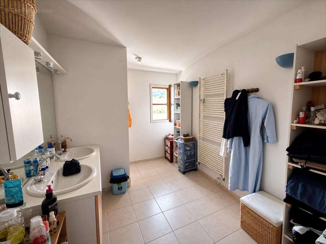Maison de 4 pièces de 130 m² à Sainte-Eulalie - photo 29