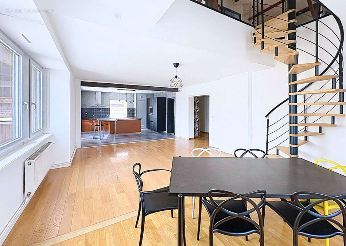 Appartement T5 Duplex de 154 m² - Hyper-centre Saverne - photo 2