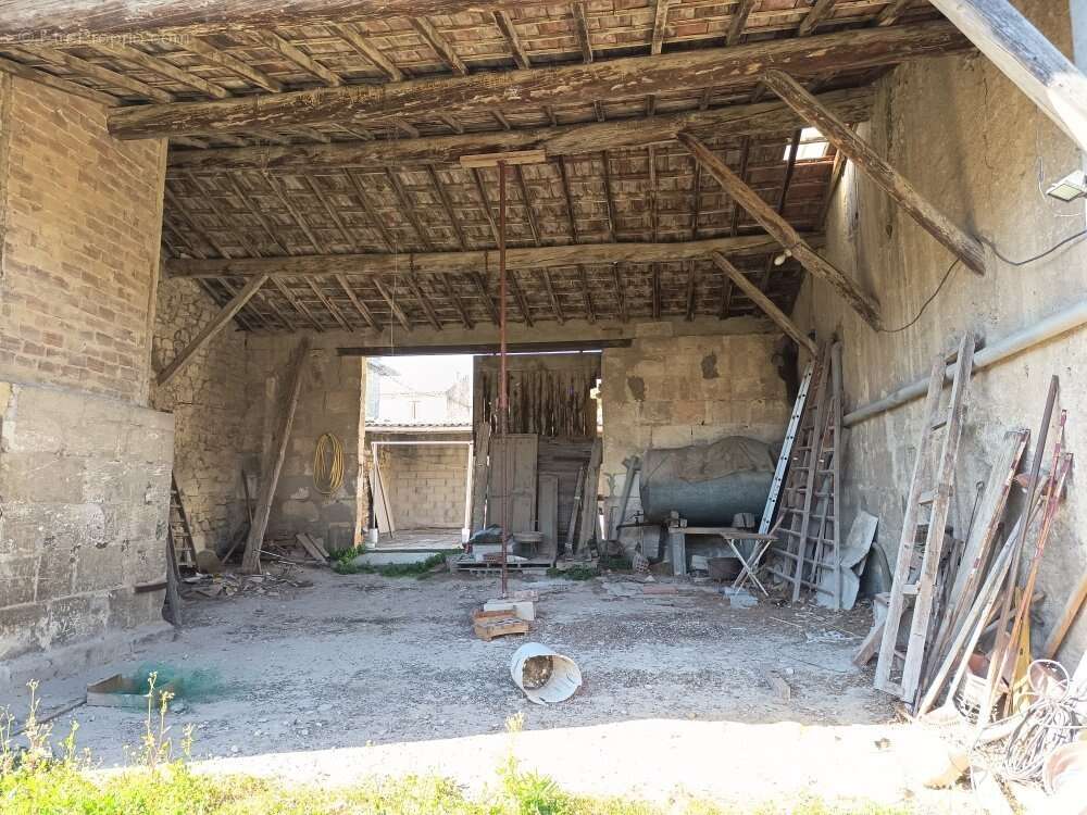 Maison à JONQUIERES-SAINT-VINCENT