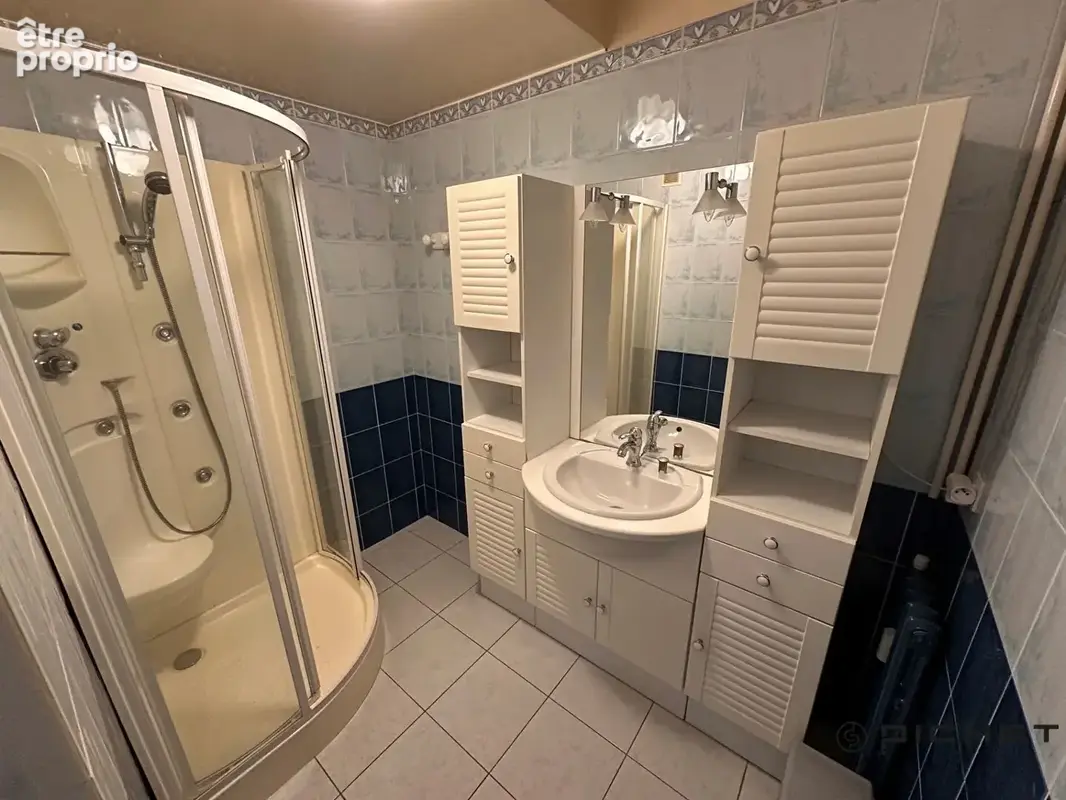 Appartement à rafraichir dans résidence recherchée / Garage et 2 balcons - photo 10