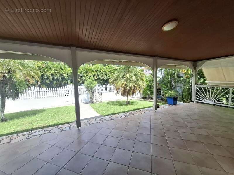 Maison à LES TROIS-ILETS