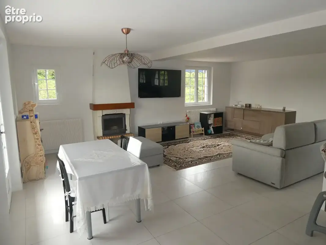 Maison Lisieux, 137 m², 5 ch dont 2 en rdc, 1sdb 1sd, 3138 m², véranda, pompe à chaleur. - photo 2