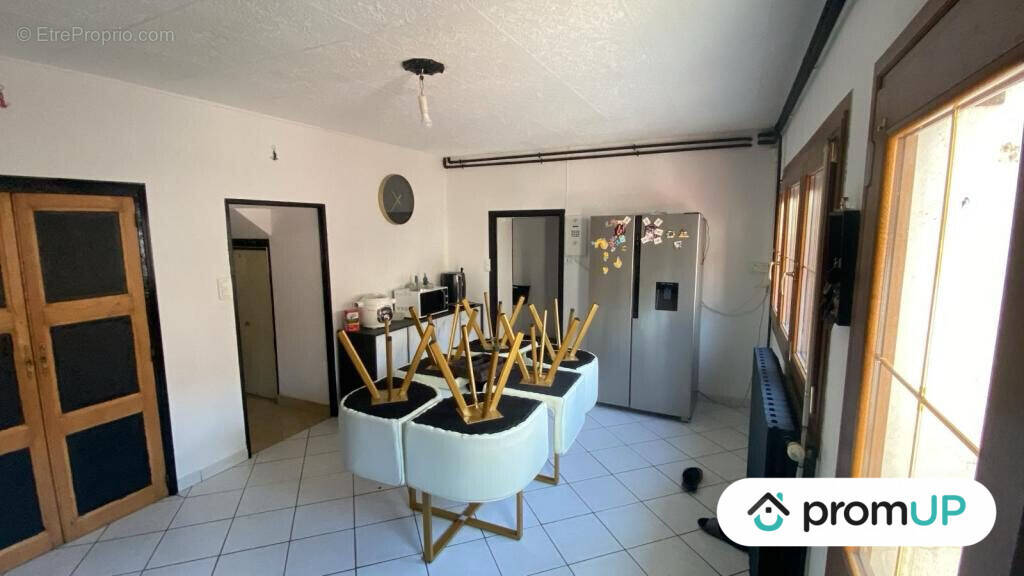 Maison à LES RICEYS