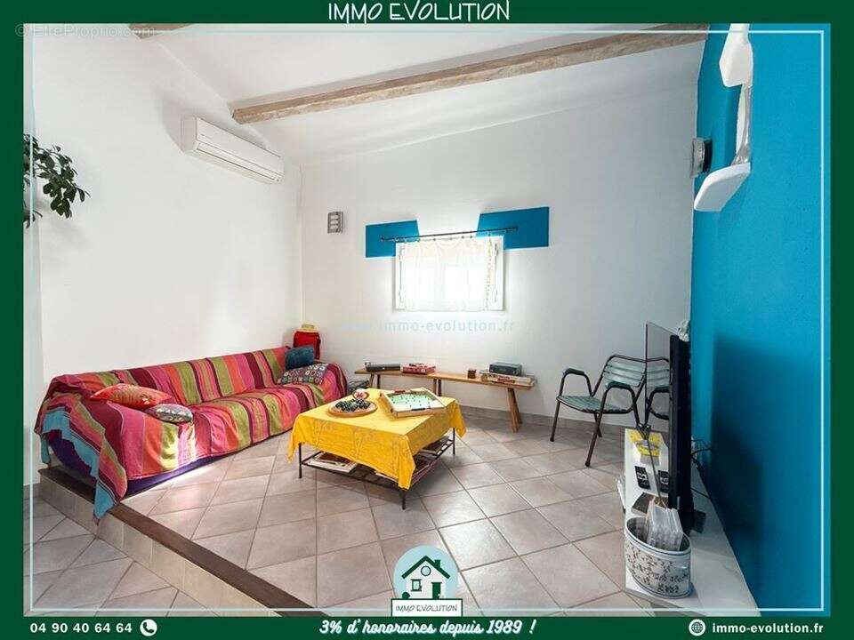 Maison à UCHAUX