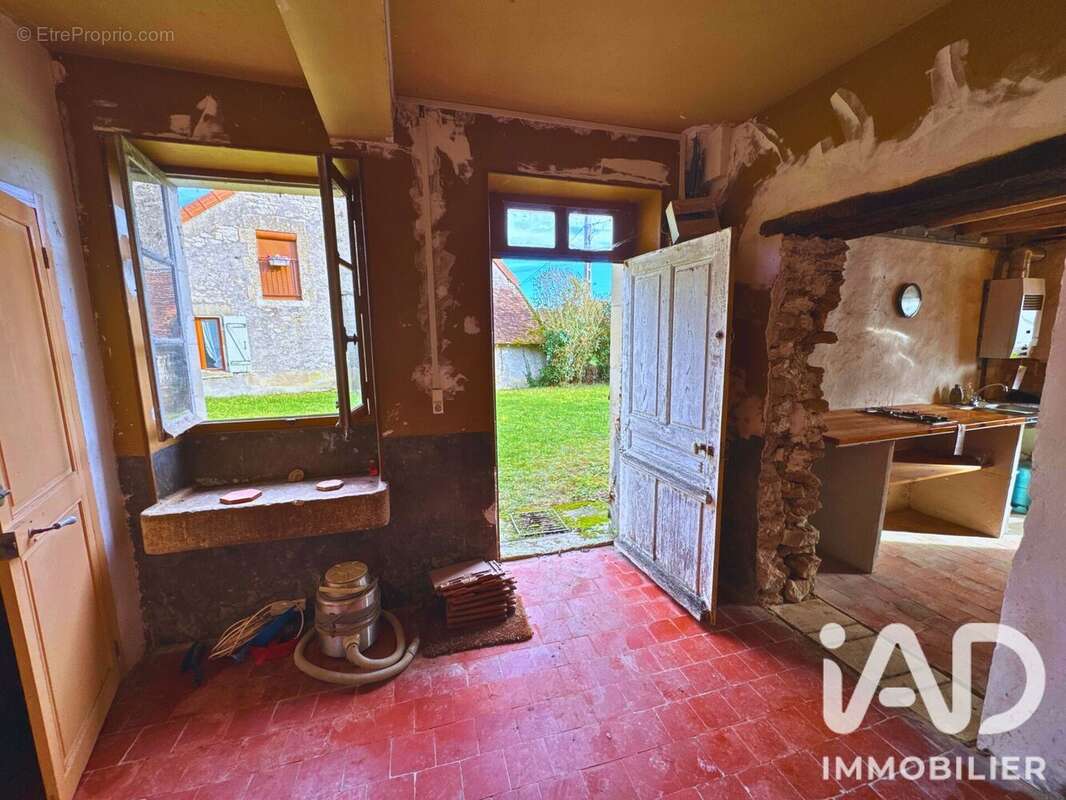 Maison 113 m² à Alligny-Cosne  - photo 3