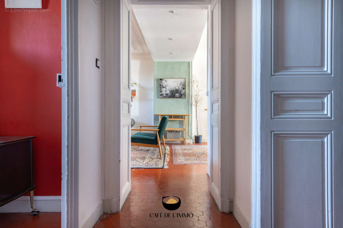 Appartement à MARSEILLE-1E