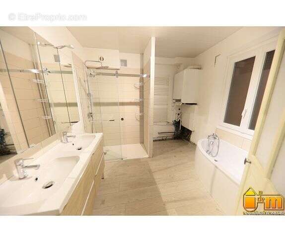 Maison à BAZOCHES-LES-GALLERANDES