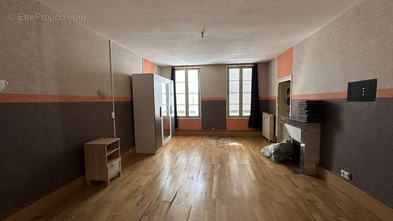 Appartement à BARBEZIEUX-SAINT-HILAIRE