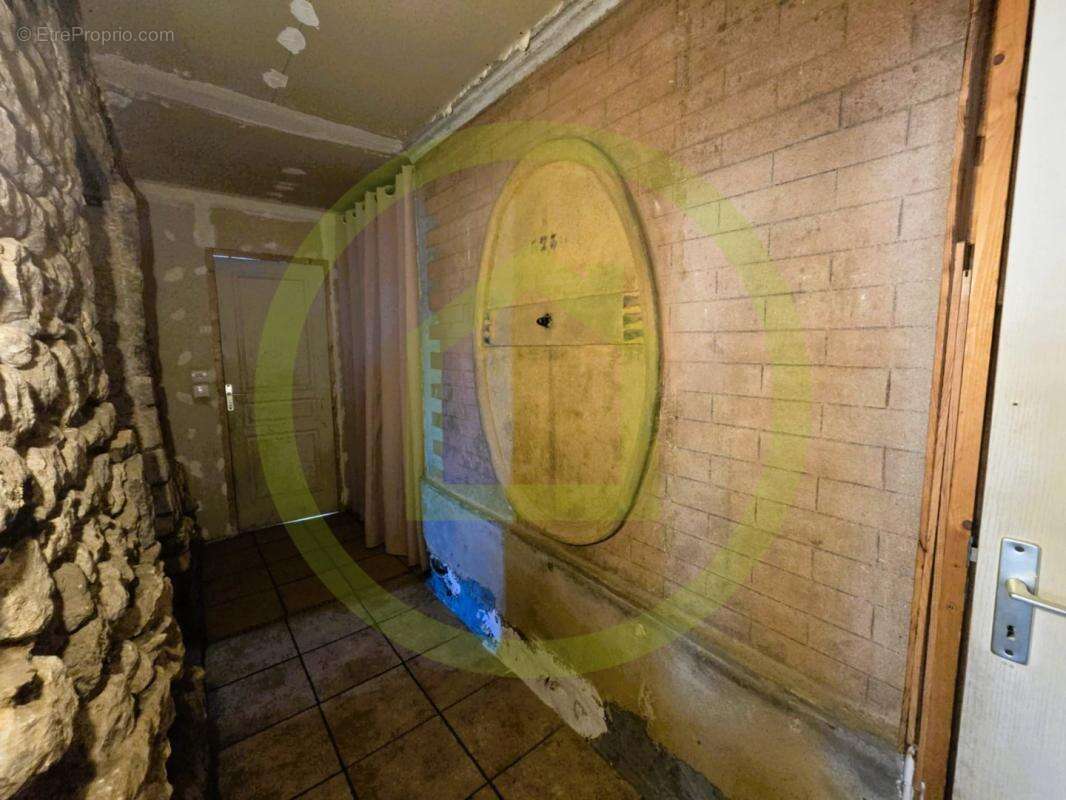 Maison à SAINT-BONNET-SUR-GIRONDE