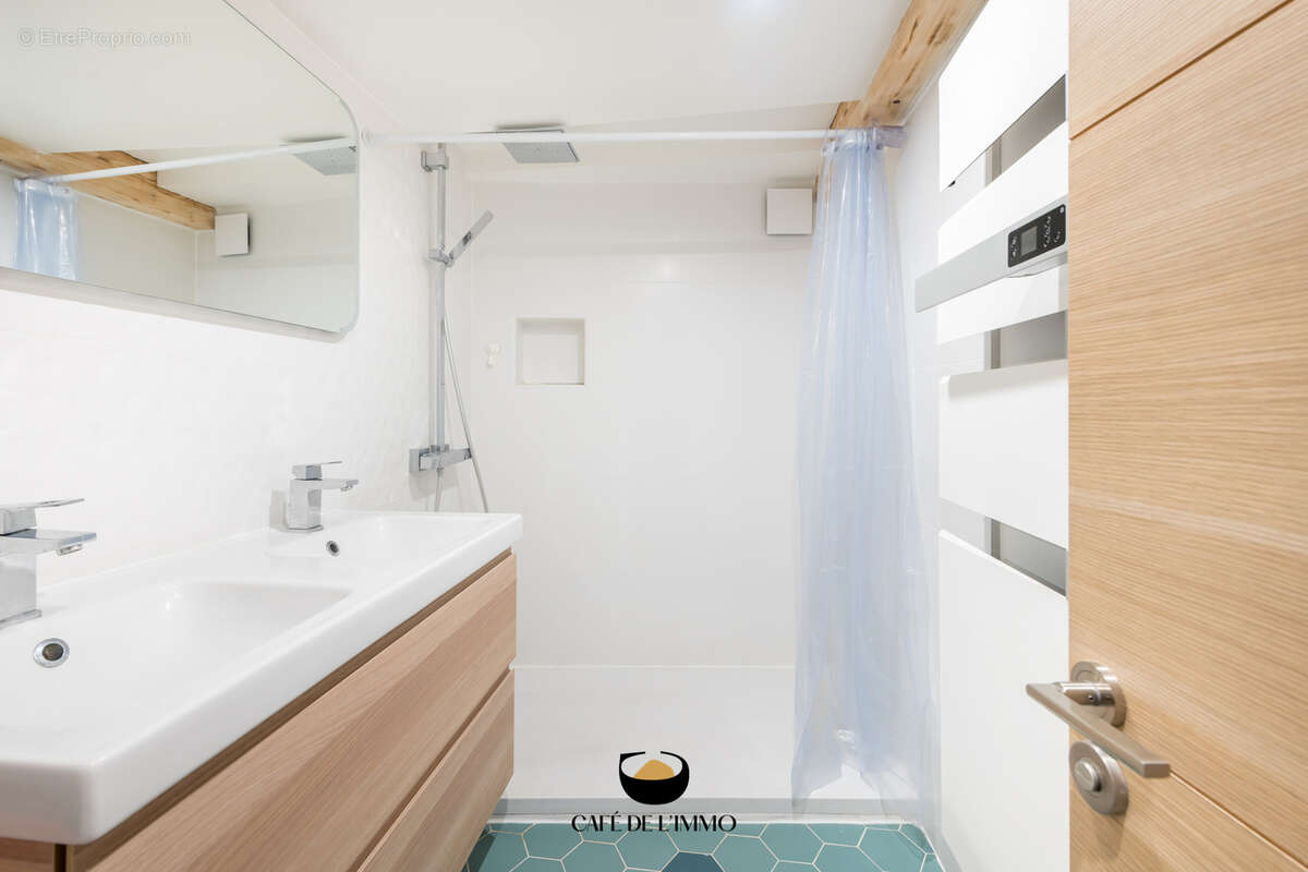 Appartement à MARSEILLE-6E