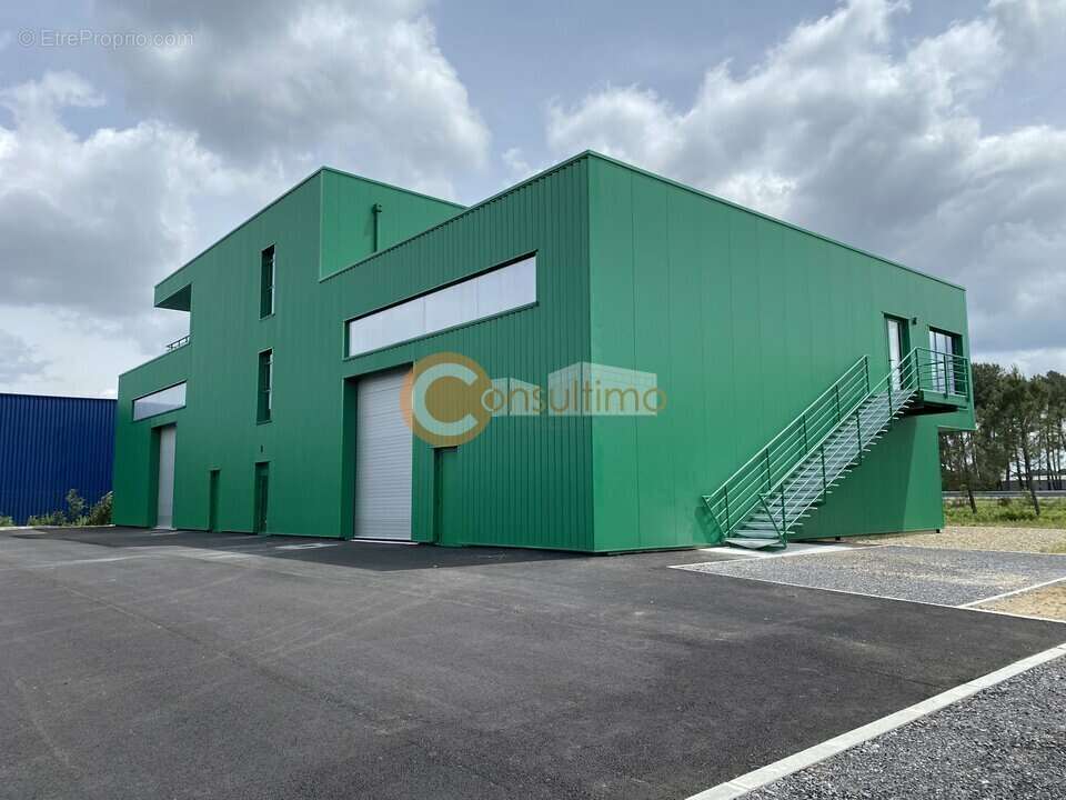 Mixte activites-bureaux à vendre - photo 2